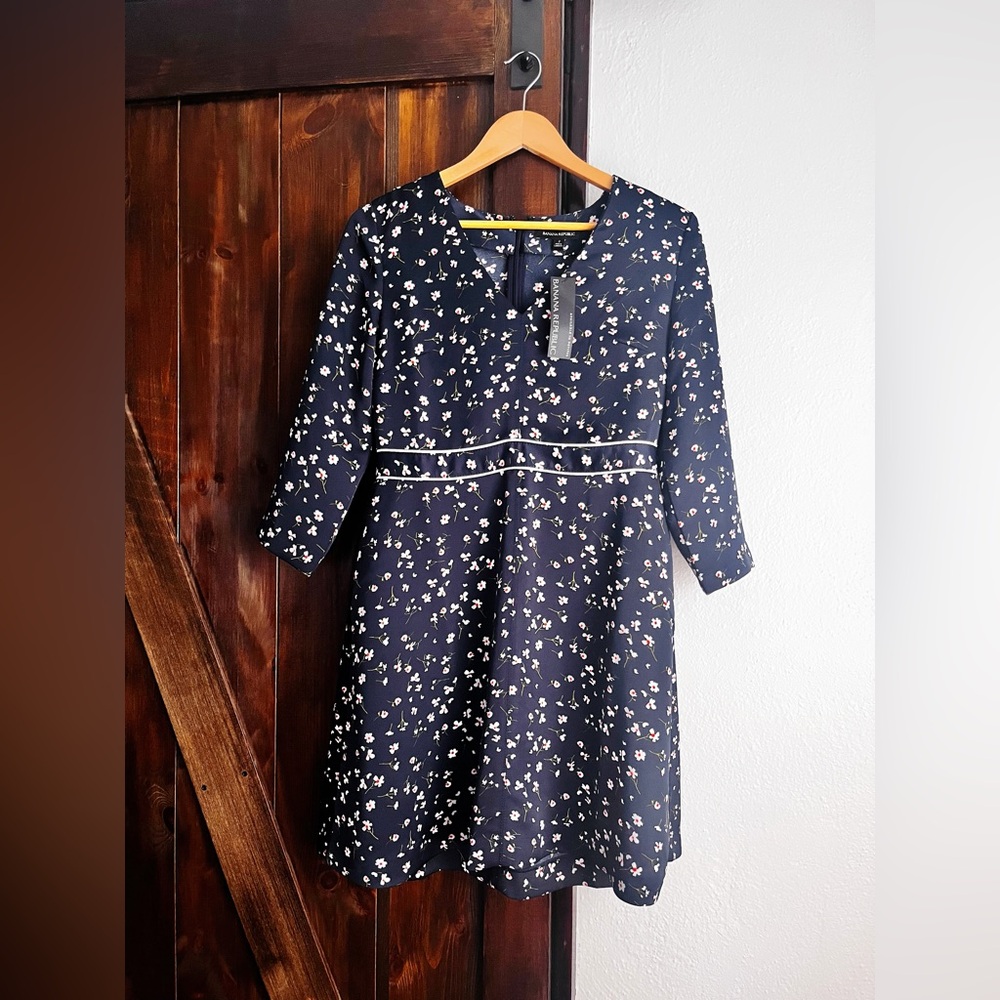 NWT Banana Republic Navy & White Floral Fit & Flare Dress With Pockets 🤍 - Picture 2 of 5